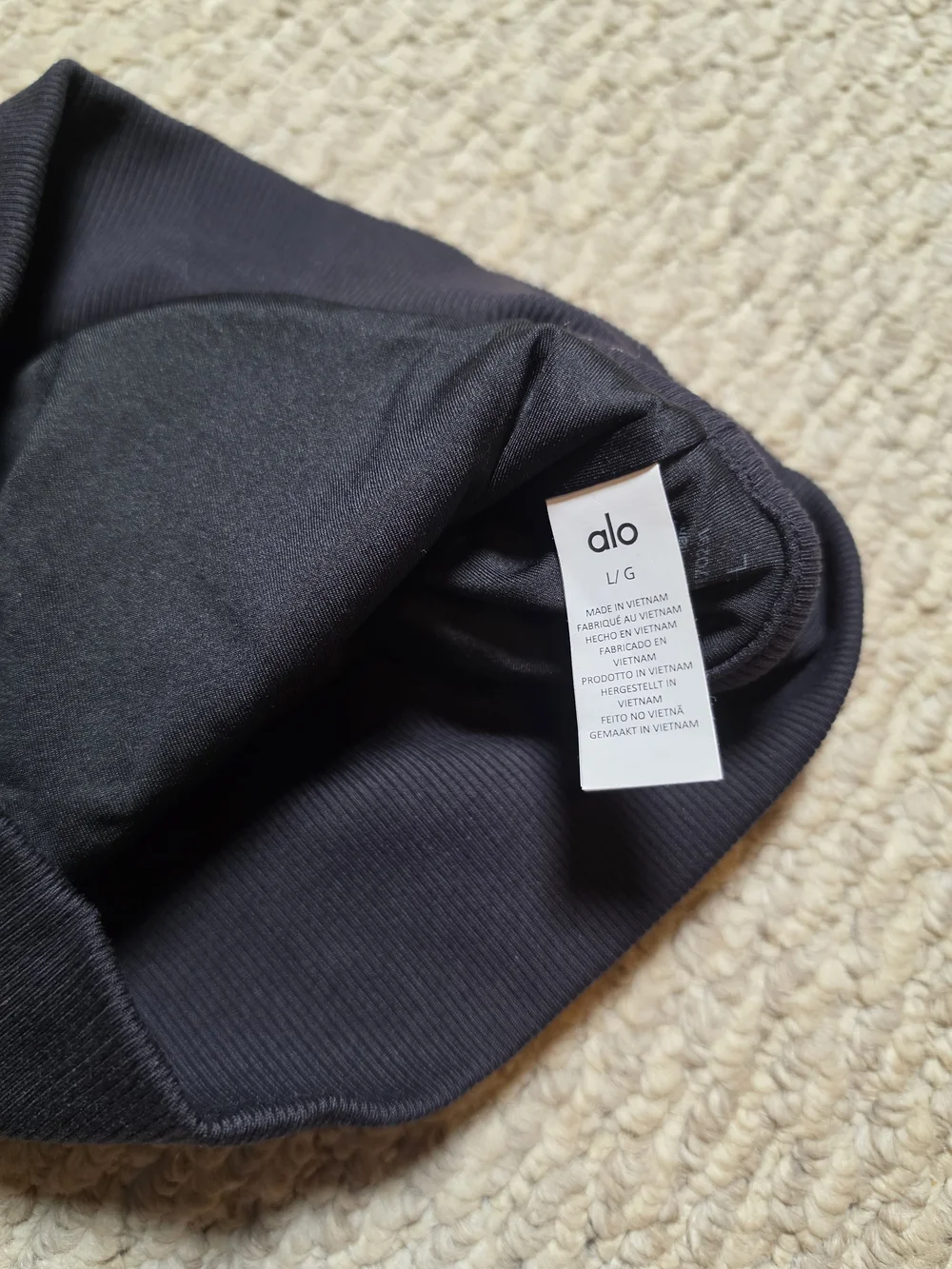 ALO Yoga Slit Bra - Black